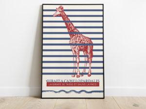 La girafe se tasse et sauve la face